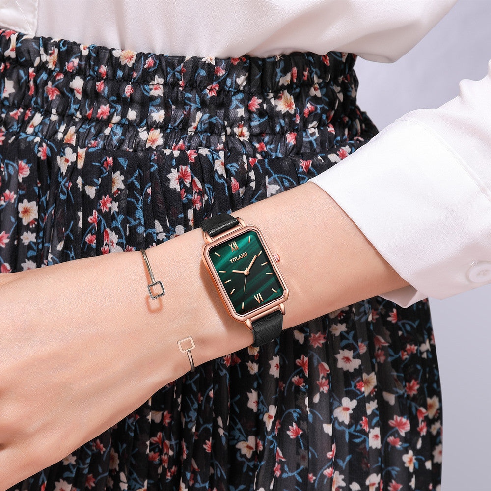 Fashion New Ladies Watch Alloy Mesh Belt Small Green Watch Korean Version