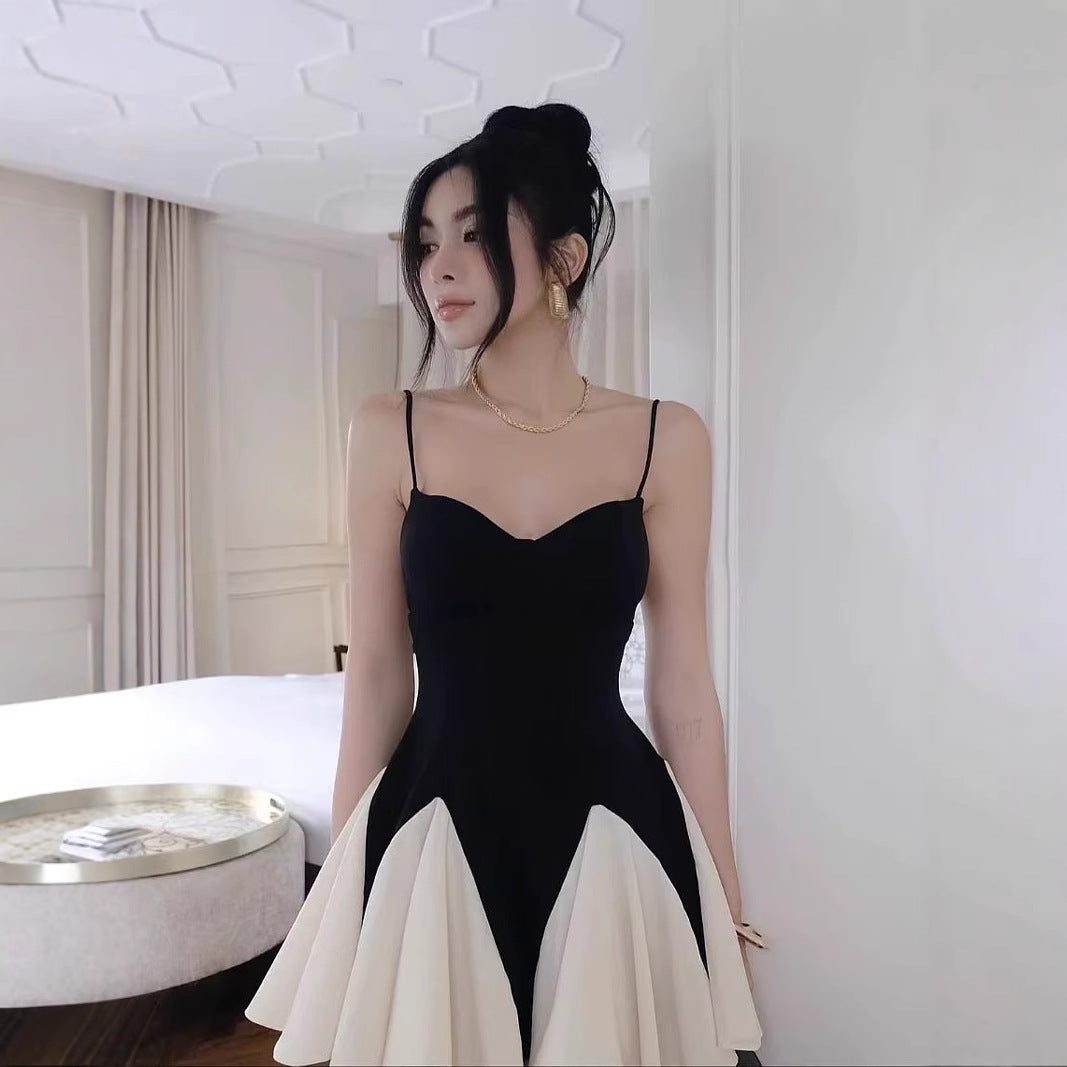 Romantic French Style Black And White Color-block Sling Dress Niche Elegant Slimming Seaside Gentle Hot Girl Dress