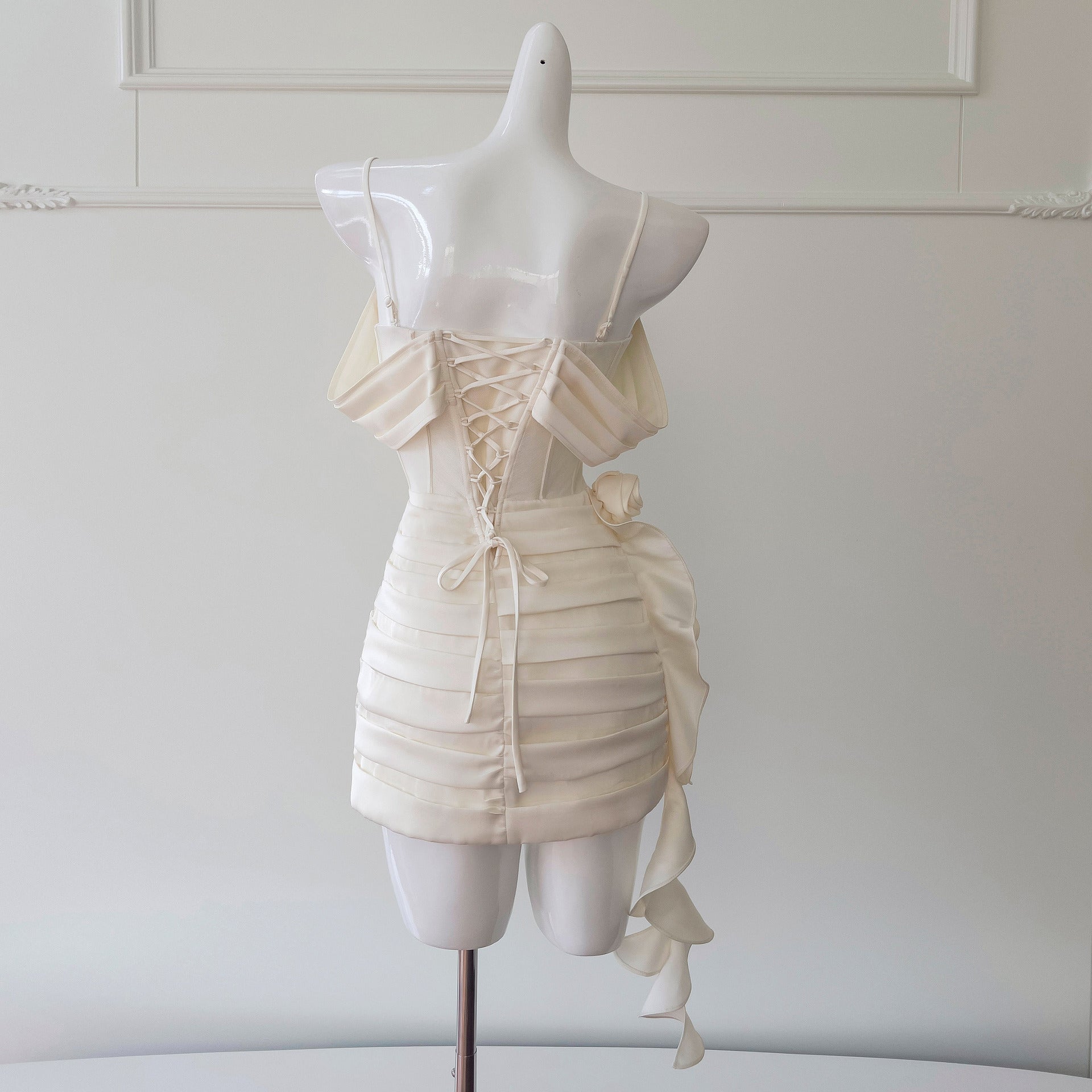 French Entry Luxury Socialite Style Beige Sling Strapless Skirt Fishbone Elegant Tight Waist Slimming Dress 2025
